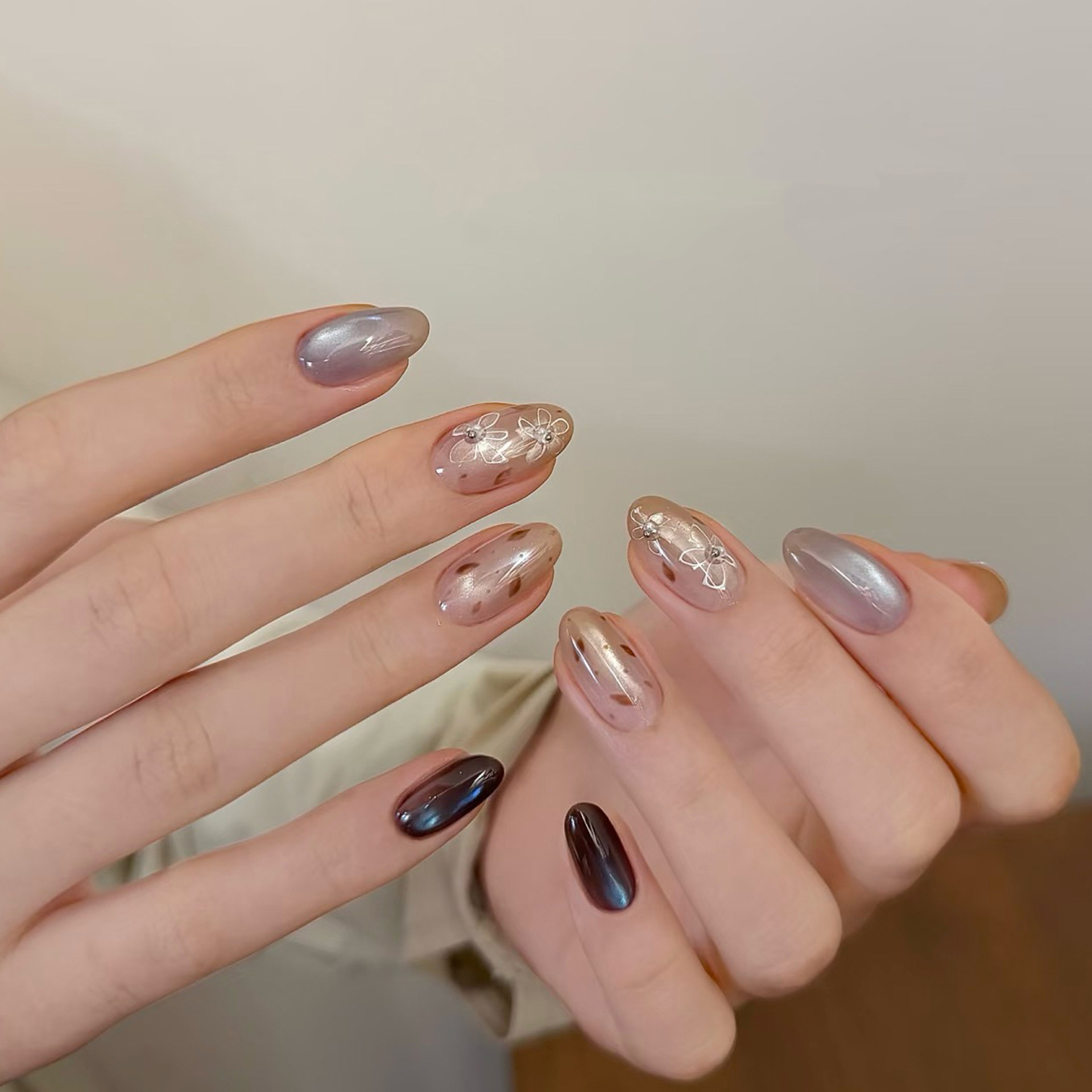 Nail Art Full Cat Eye - 10 Stück handgefertigte, kurze, ovale Aufklebenägel