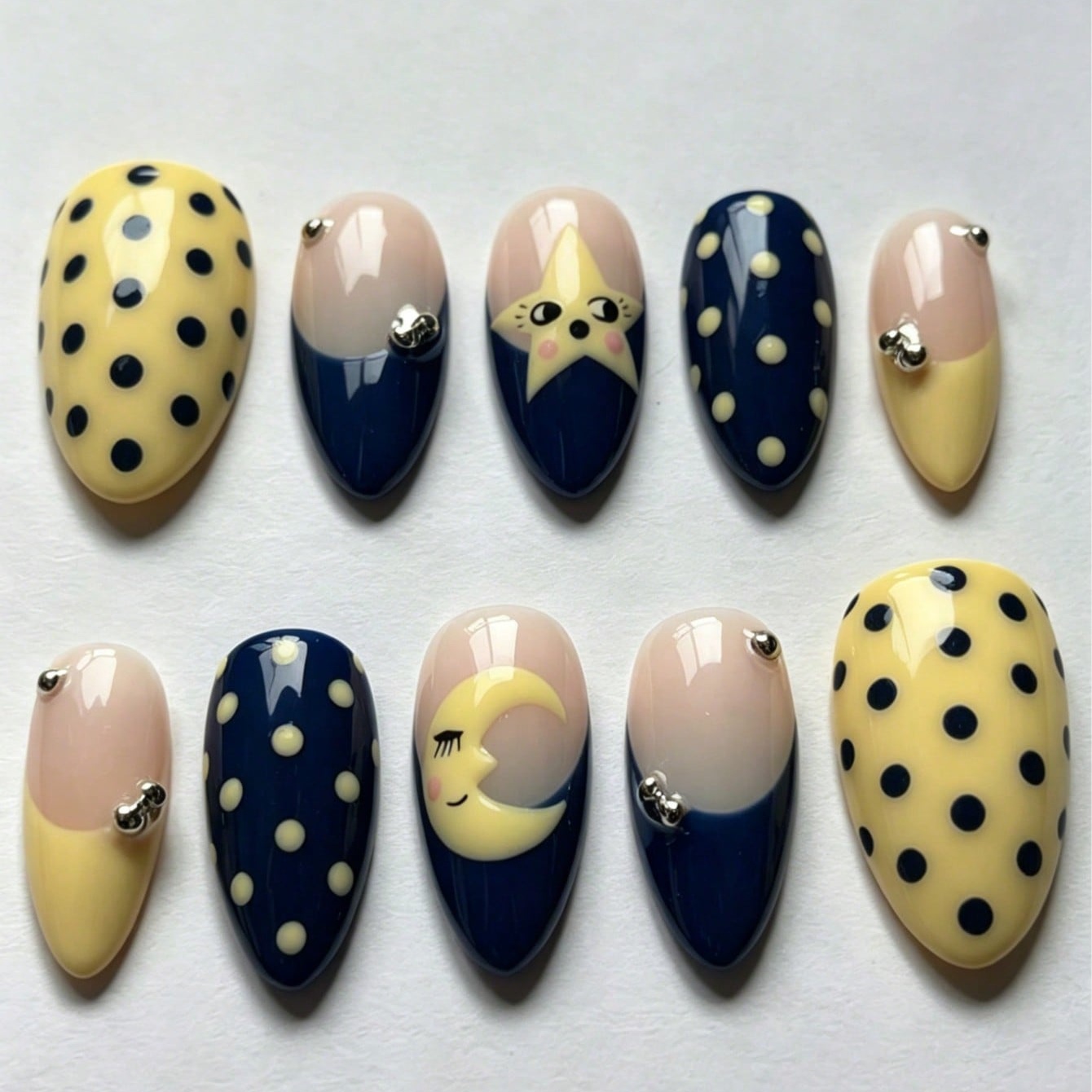 Nail Art Maroon - 10 Stück Virale Kawaii Stern-Mond-Polka-Dot Aufklebenägel,