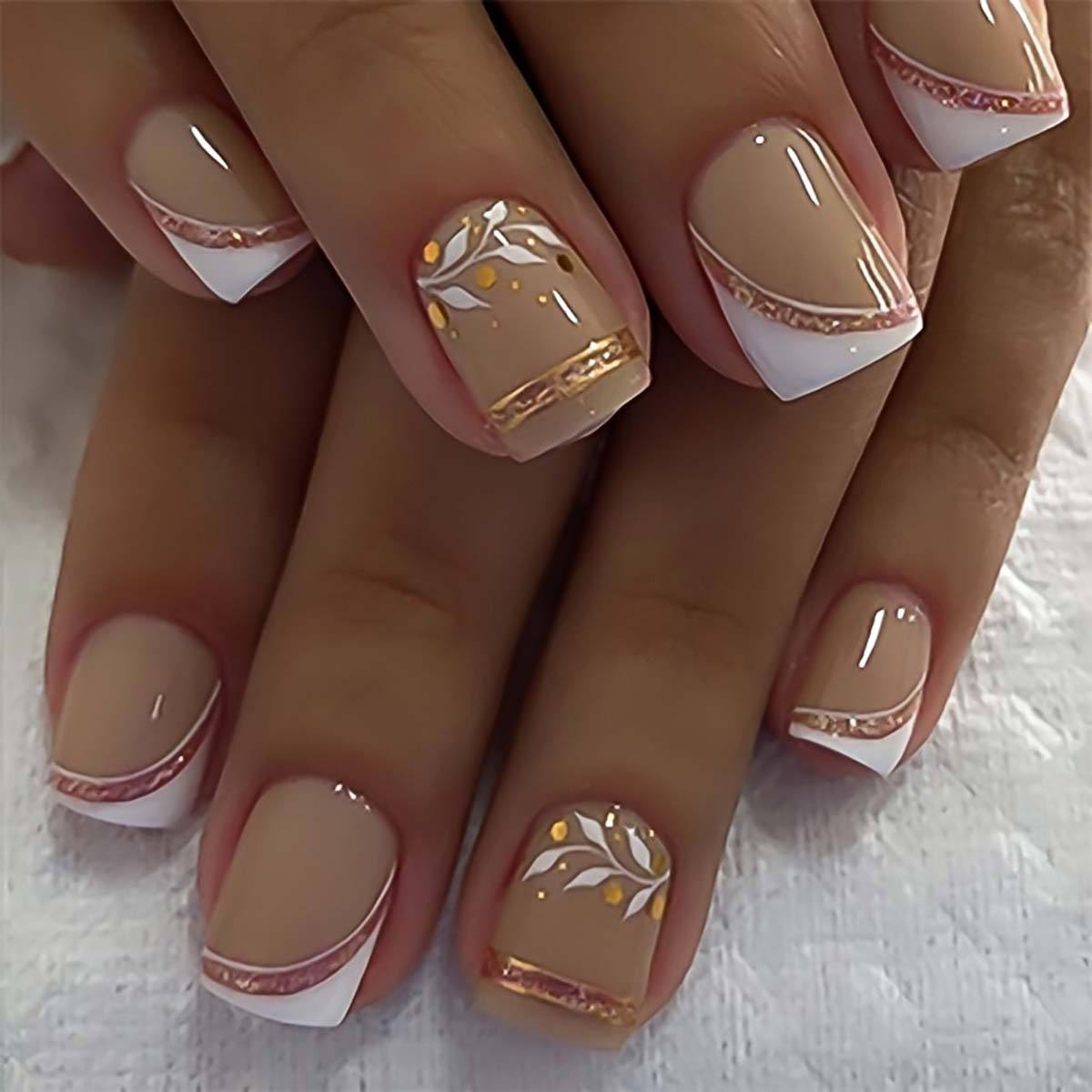 Kurze, mittellange künstliche  – Nail Art Aesthetic Bewertung und Preis