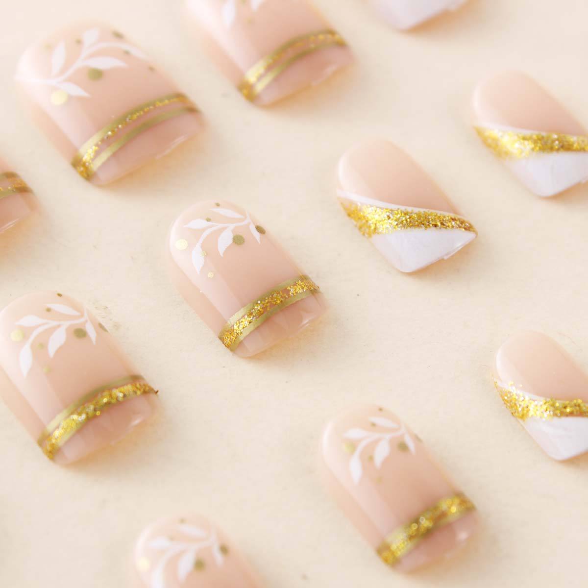 Kurze, mittellange künstliche  – Nail Art Aesthetic Bewertung und Preis