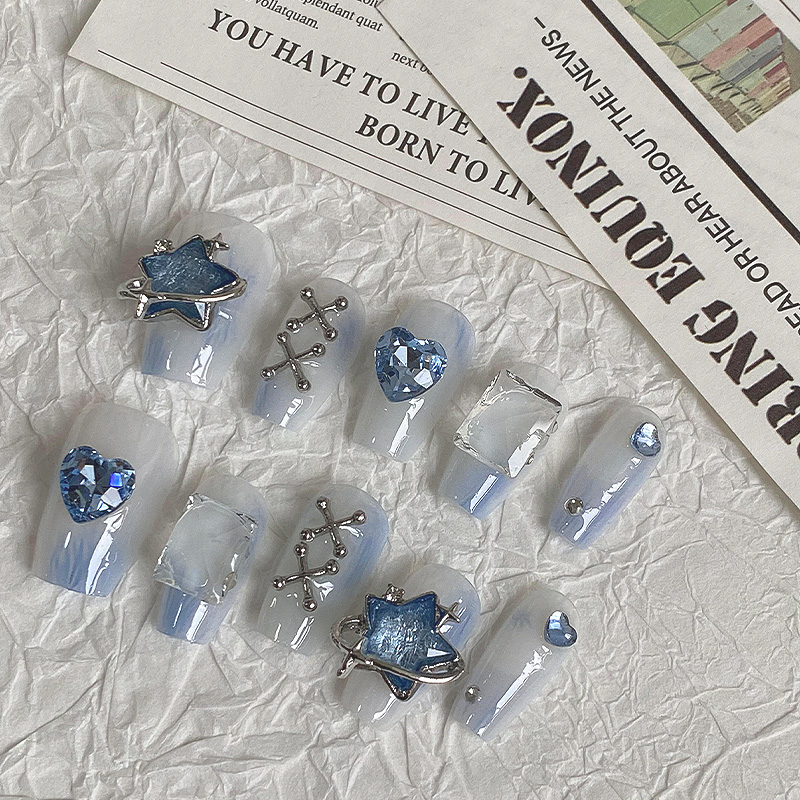 10 Stück verträumte hellblaue  – Nail Art Maroon Bewertung und Preis