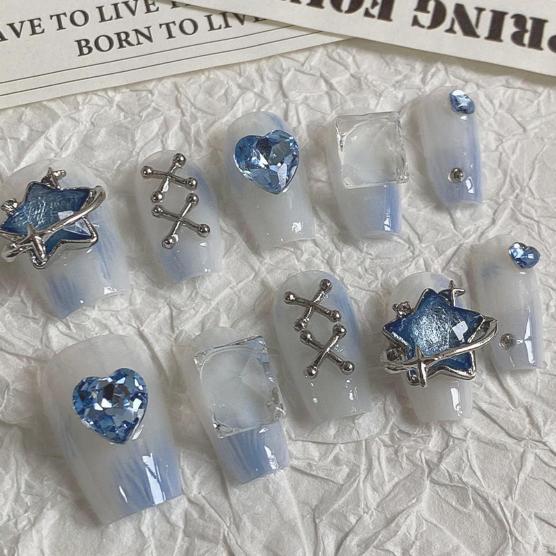 10 Stück verträumte hellblaue  – Nail Art Maroon Bewertung und Preis